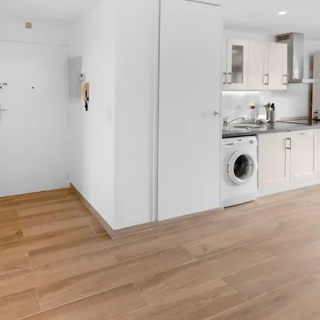 Le Radieux - Spacious - Bright - Car Park - Peaceful Apartment *