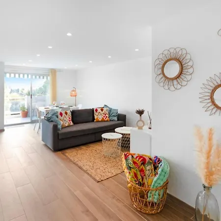 Apartment Le Radieux - Spacious - Bright - Car Park - Peaceful